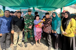 Sasar Warga yang Merayakan Imlek, 650 Paket Bahan Pokok Murah Ludes Terjual di Klenteng Tri Darma