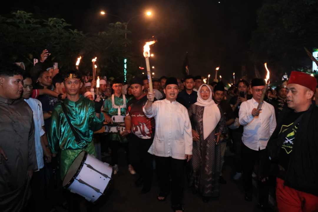 Berjalan Bersama Ribuan Warga, Gubernur Kalbar dan Erlina Sambut Ramadhan dengan Sukacita