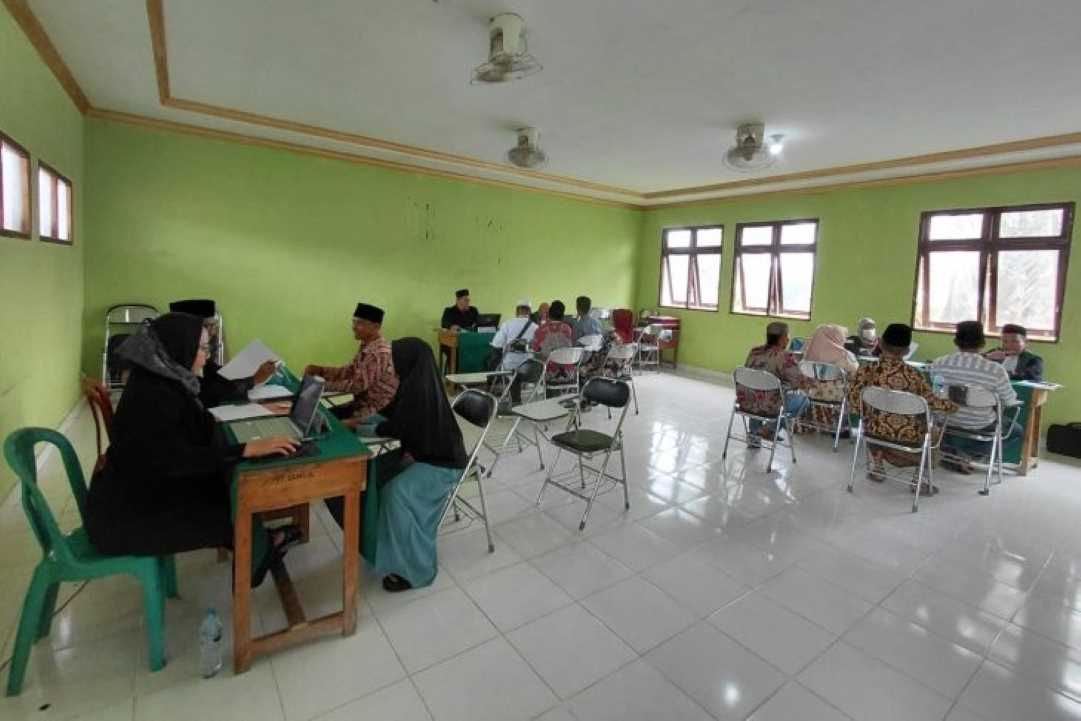 Minimalisir Pernikahan Siri, Puluhan Pasutri di Peniraman Resmi Kantongi Buku Nikah Lewat Sidang Itsbat Terpadu