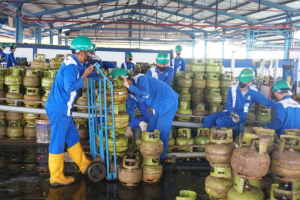Sidak SPPBE Wajok Hulu, Erlina Minta Penyaluran LPG Sesuai HET: Tak Boleh Ada Penimbunan